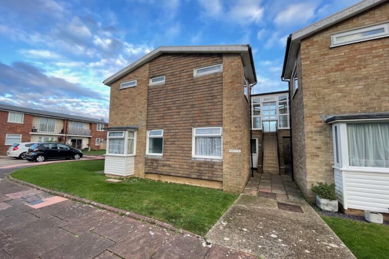 21 Fairlawn Drive, Worthing